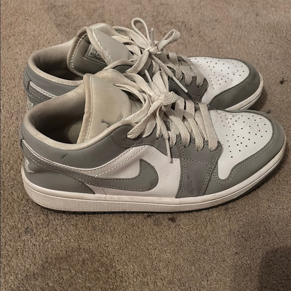 Nike Men's Gray and White Sneakers